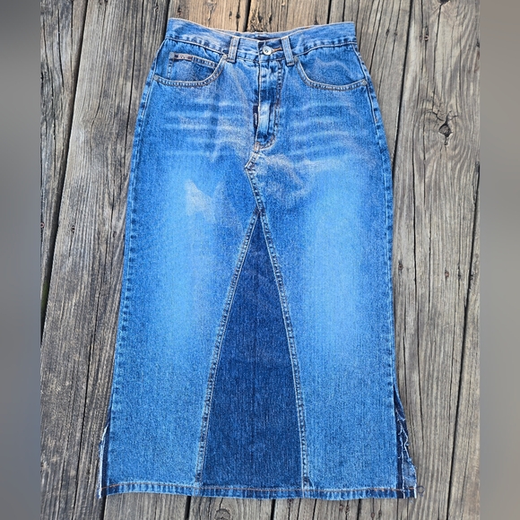 Revolt Jeans Dresses & Skirts - Revolt Jeans Co. Y2K Two-Tone Blue Denim Midi Skirt Sz Girls14/ Womens 26